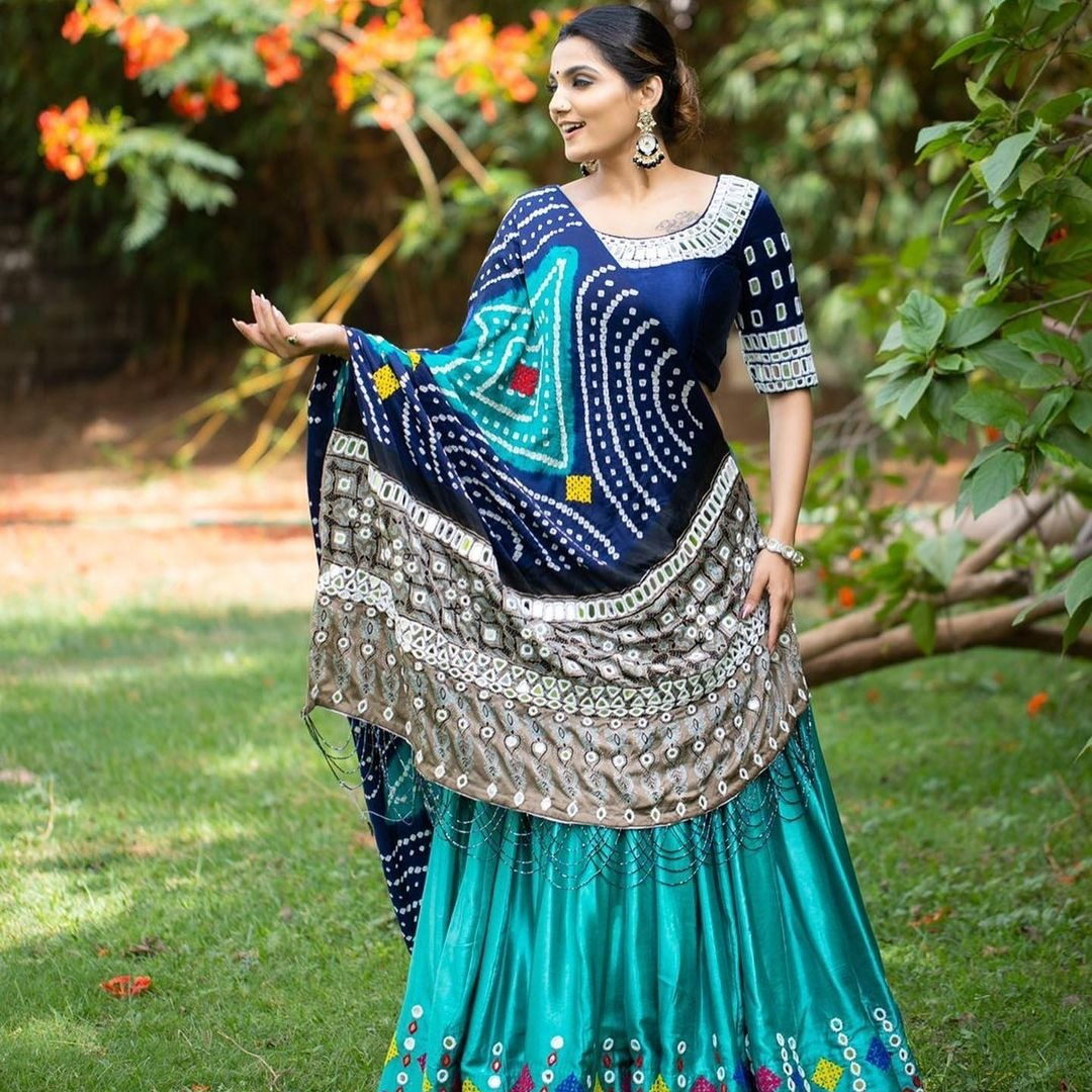 FIROJI LENGHA CHOLI WITH REAL MIRROR WORK AND ATTACHED FIROJI DUPATTA SF-1340