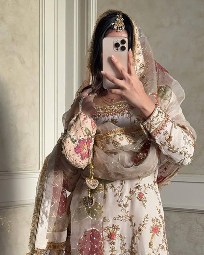 Chandni Gulzar Resham Floral Veil Pakistani Suit