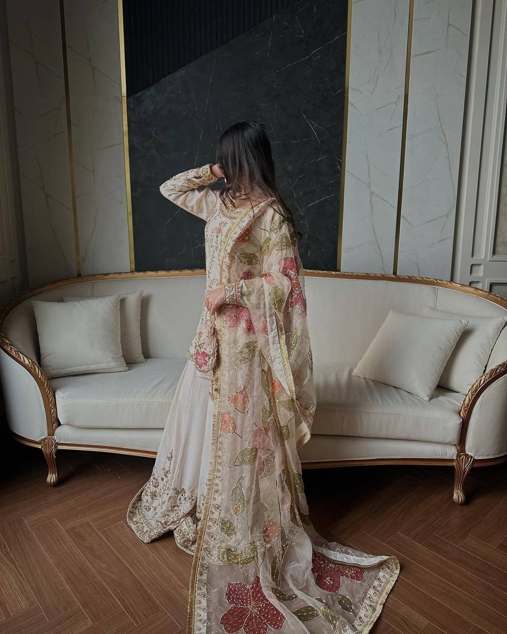 Chandni Gulzar Resham Floral Veil Pakistani Suit
