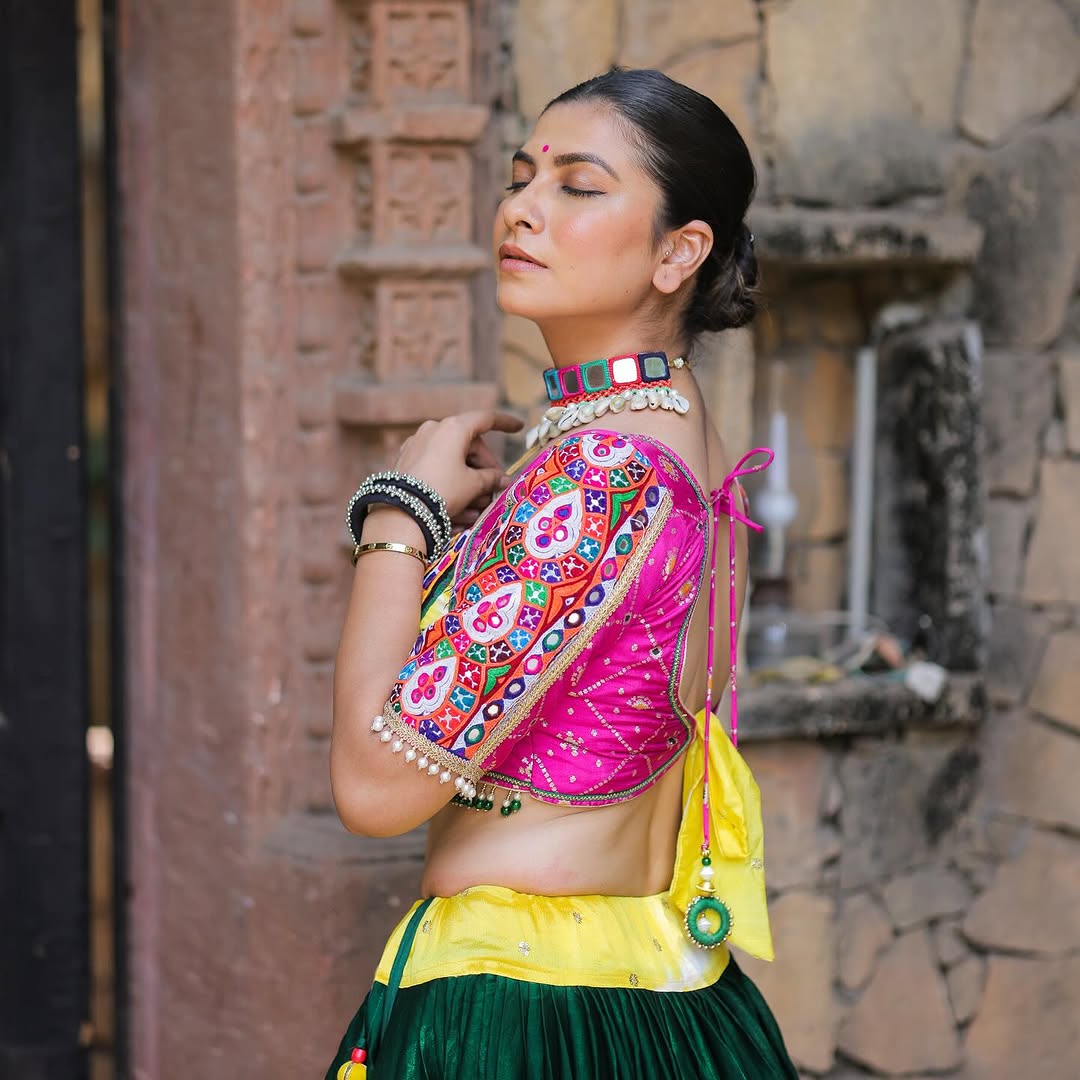 Royal Riwaaz Mirror Work Navratri Lehenga Choli