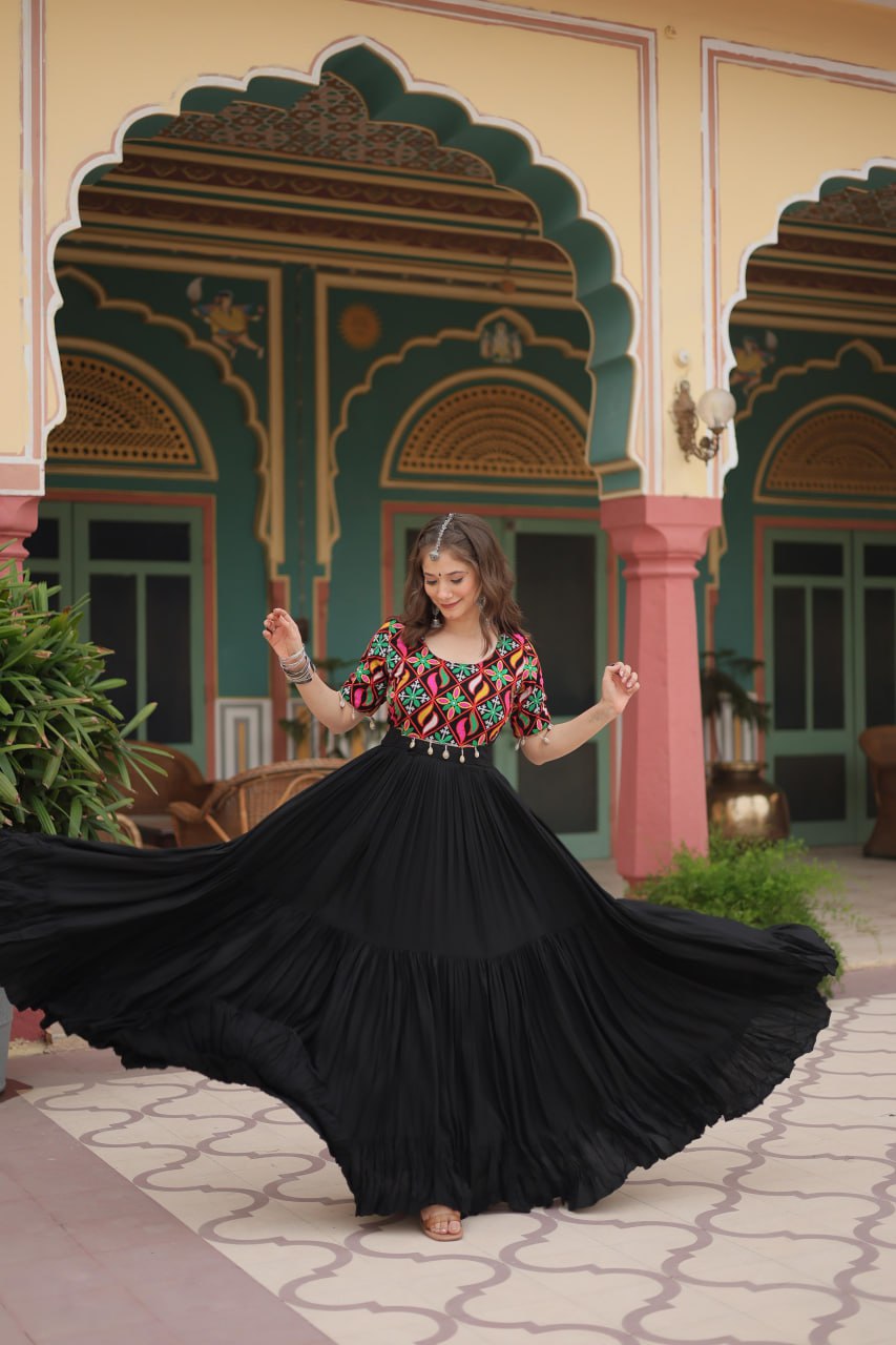 Noorvi Black Mirror Embroidered Navratri Lehenga Set Gown