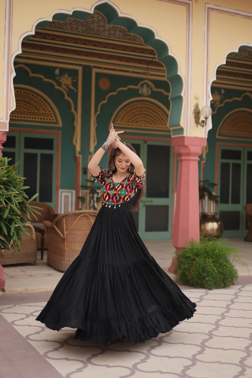 Noorvi Black Mirror Embroidered Navratri Lehenga Set Gown