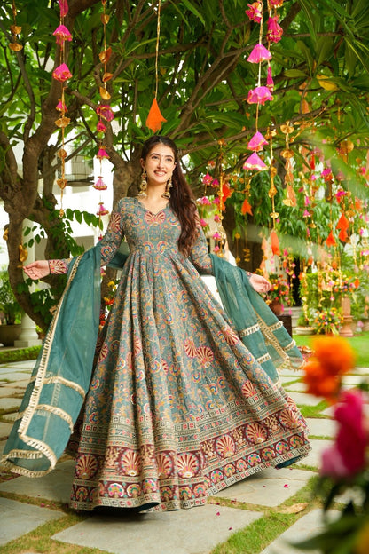 Calista Embroidered Heavy Maxi Set