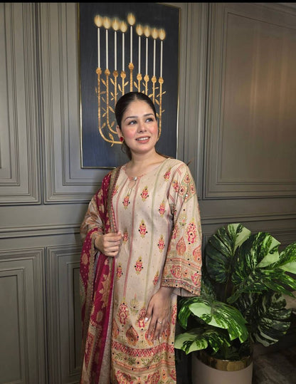 Aafreen Royal Drapes Embroidered Silk Kurta Set with Vintage Dupatta